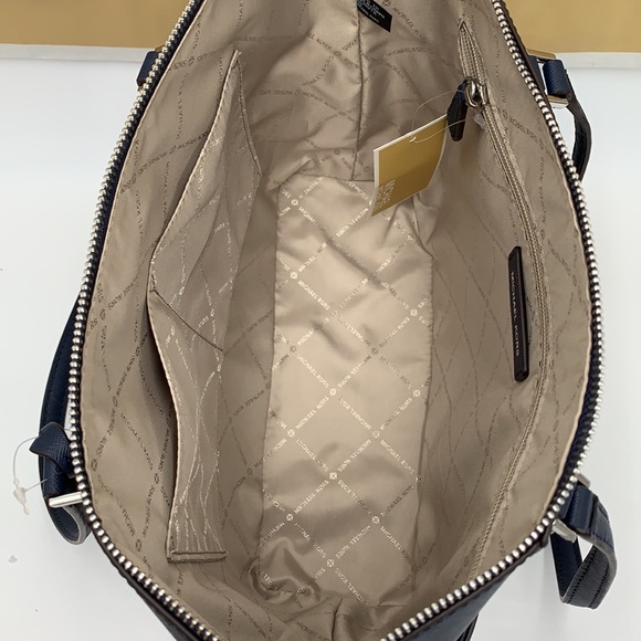 MICHAEL KORS Charlotte Large Leather Top-Zip Navy